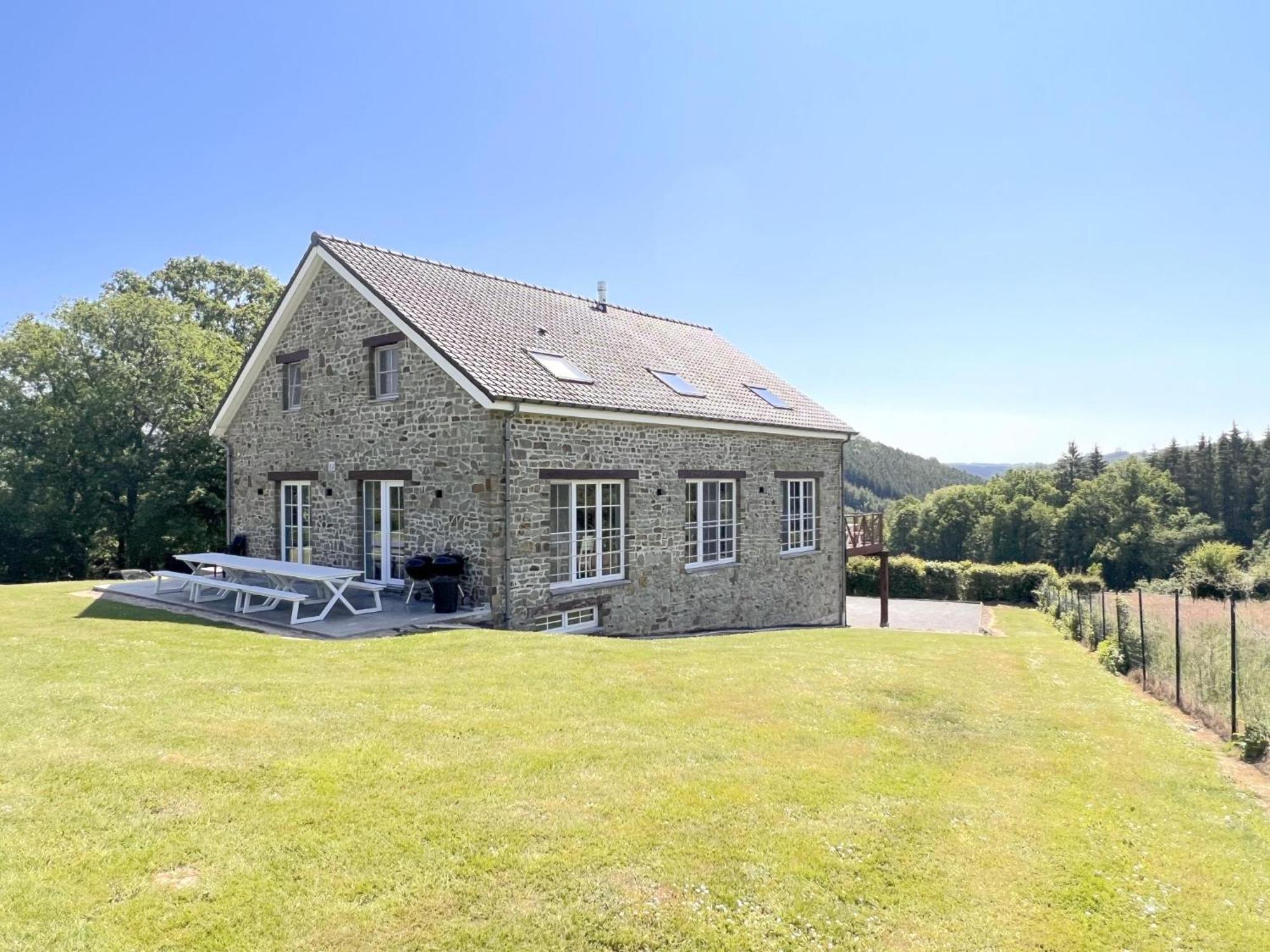 Sur Les Thiers Villa Lierneux Exterior photo
