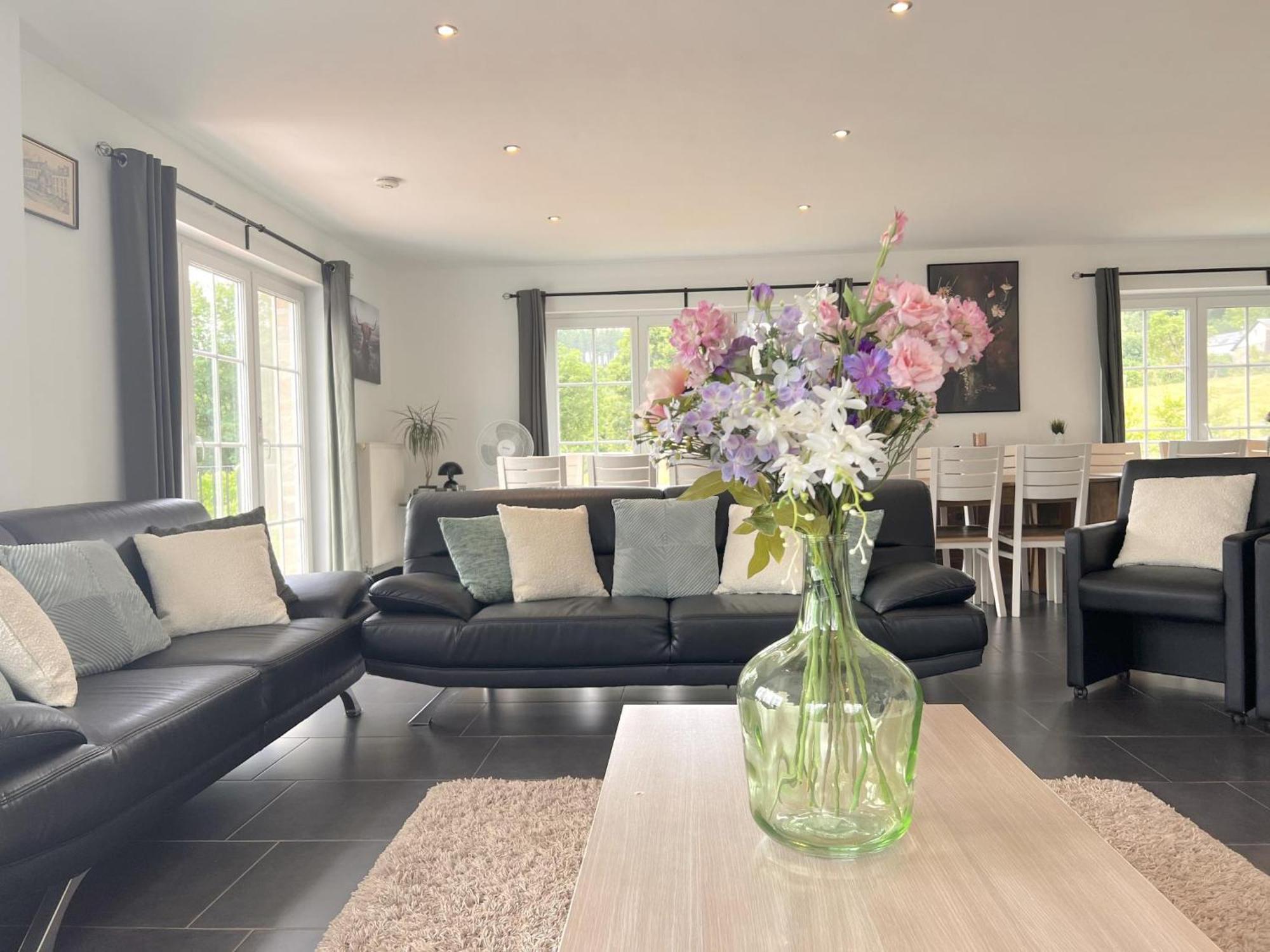 Sur Les Thiers Villa Lierneux Exterior photo